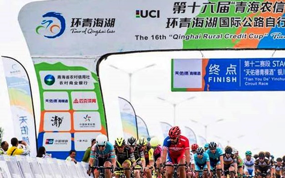 Mucelli na čelu peletona